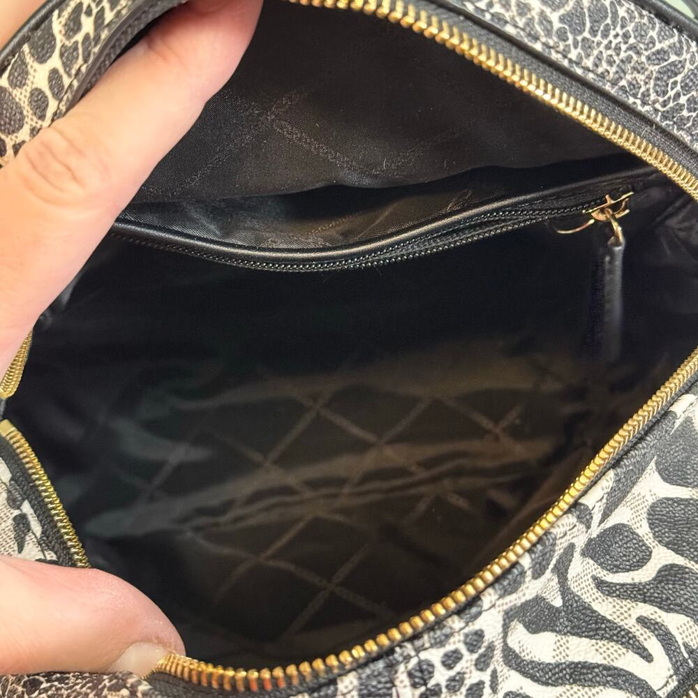 Michael Kors Backpack Handbag Womens Black White Zebra Print Signature Logo Zip - Picture 9 of 10